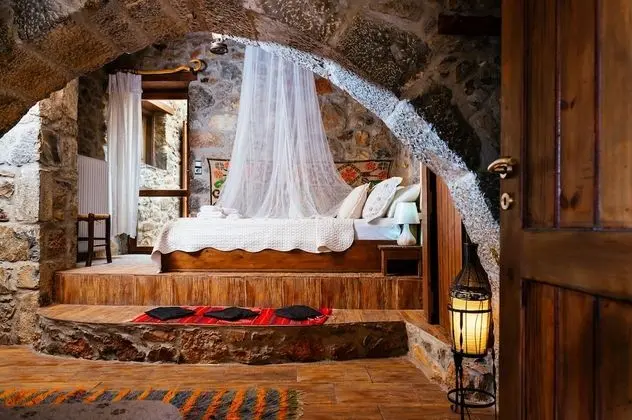 Kır Evi, Dağ Manzaralı
