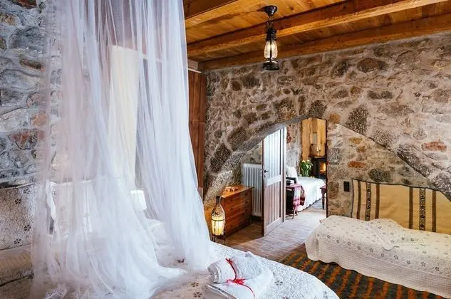 Kır Evi, Dağ Manzaralı