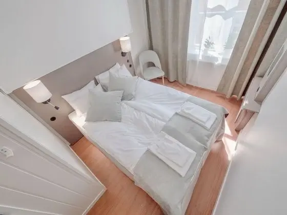 Budget Room with small bathroom