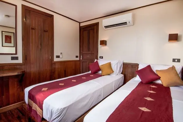En Suite Cabin Twin Room