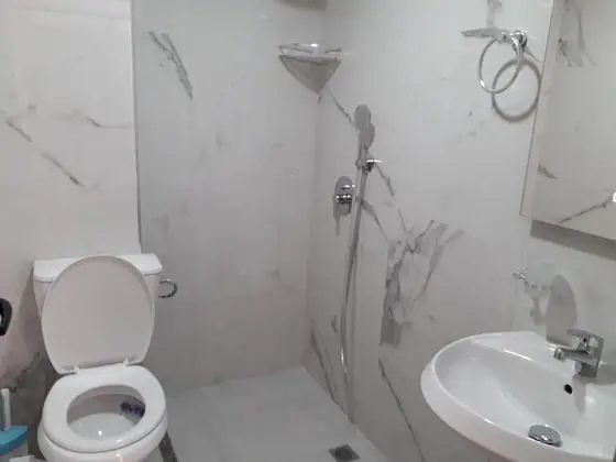 Üç Kişilik Oda, Balkon