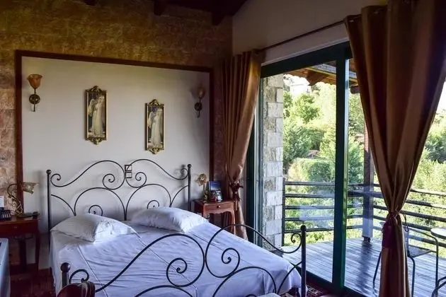 Deluxe Tek Büyük Yataklı Oda, Şömine (with jetted tub)