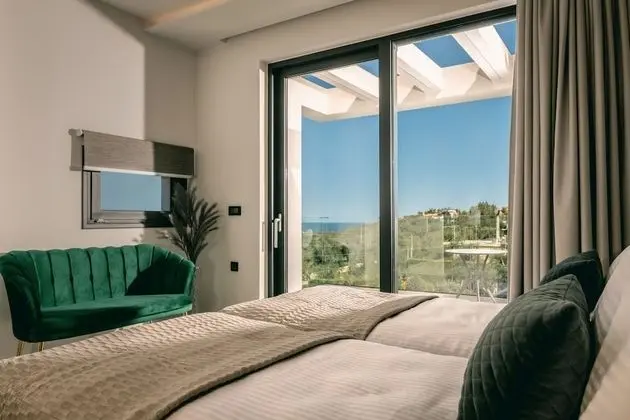Deluxe Villa