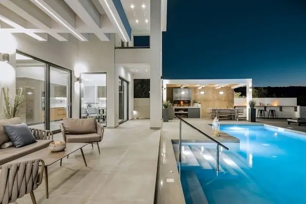 Deluxe Villa