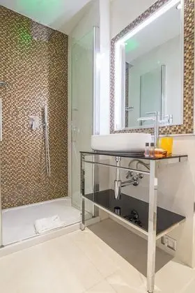 Deluxe Tek Büyük Yataklı Oda, Balkon