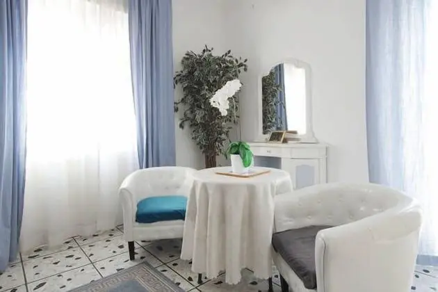 Superior Üç Kişilik Oda (External Private Bathroom)