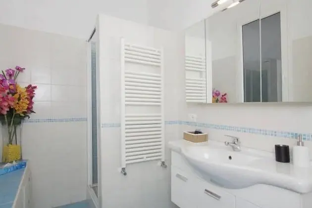 Superior Üç Kişilik Oda (External Private Bathroom)