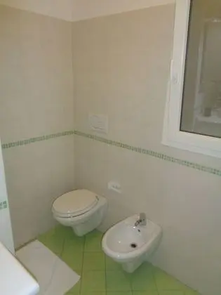 Tek Büyük Yataklı Oda (External Private Bathroom)