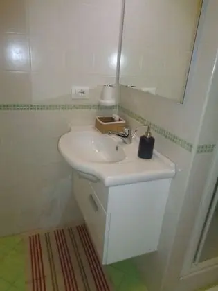 Tek Büyük Yataklı Oda (External Private Bathroom)