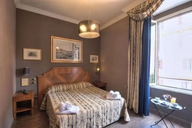 Classic Üç Kişilik Oda