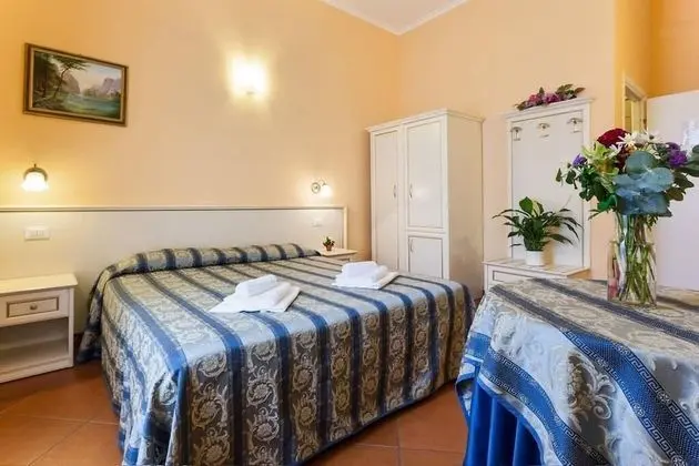 Tek Büyük veya İki Ayrı Yataklı Oda