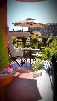 Tek Büyük veya İki Ayrı Yataklı Oda, Balkon