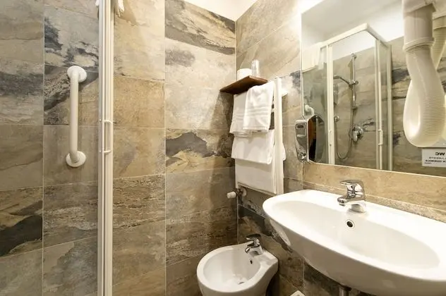 Classic Tek Büyük Yataklı Oda