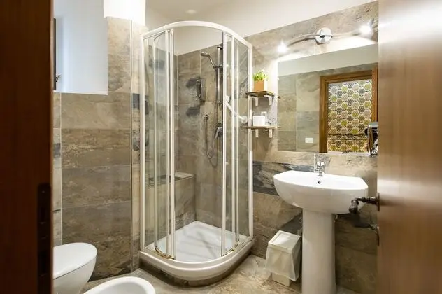 Tek Büyük Yataklı Oda (Small )