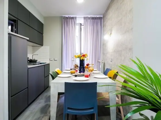 Apart Daire, 6 Yatak Odası, Balkon