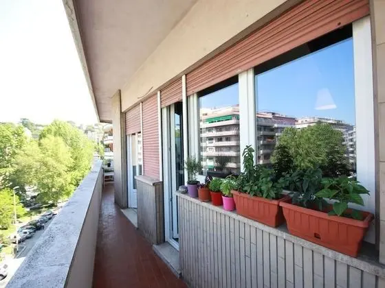 Tek Büyük veya İki Ayrı Yataklı Oda, Balkon