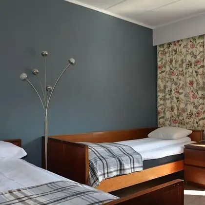 Tek Büyük veya İki Ayrı Yataklı Oda (Property only reachable by train)