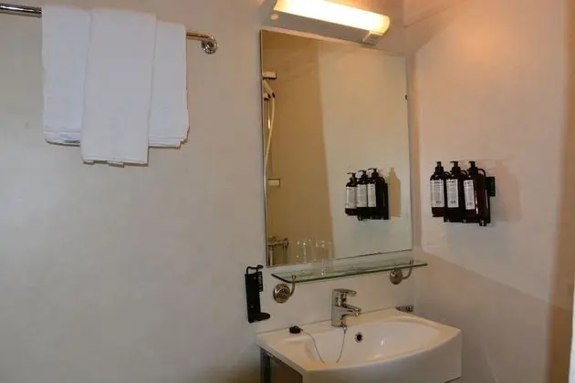 Tek Kişilik Oda (Property only reachable by train)