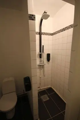 Basic Tek Büyük veya İki Ayrı Yataklı Oda, Ortak Banyo