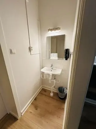 Basic Tek Büyük veya İki Ayrı Yataklı Oda, Ortak Banyo