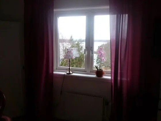 Tek Büyük Yataklı Oda, Ek Bina