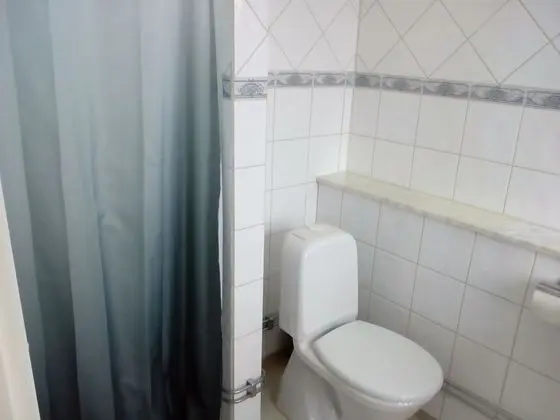 Tek Büyük Yataklı Oda, Ek Bina