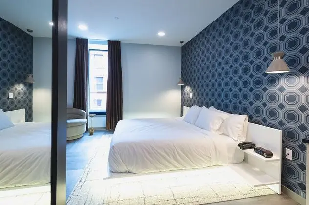 New Money King Suite Main St View