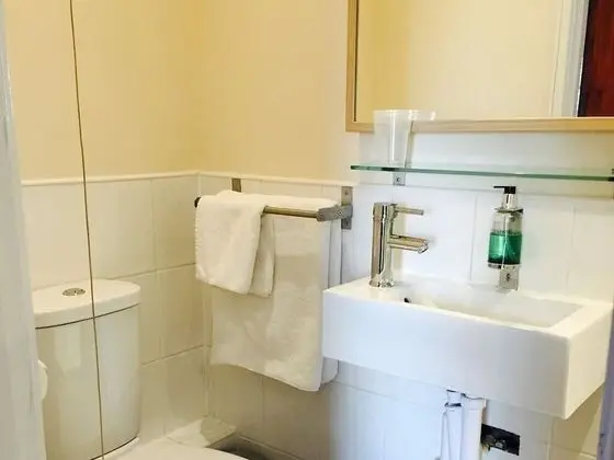İki Ayrı Yataklı Oda, Banyolu/Duşlu