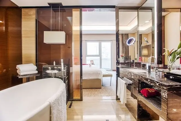 Deluxe Tek Büyük Yataklı Oda