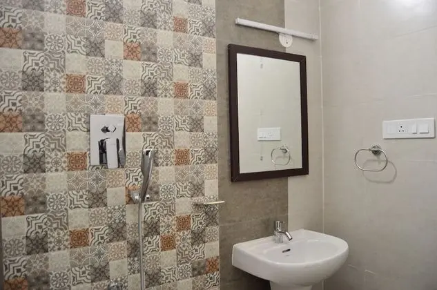 Business Tek Büyük Yataklı Oda