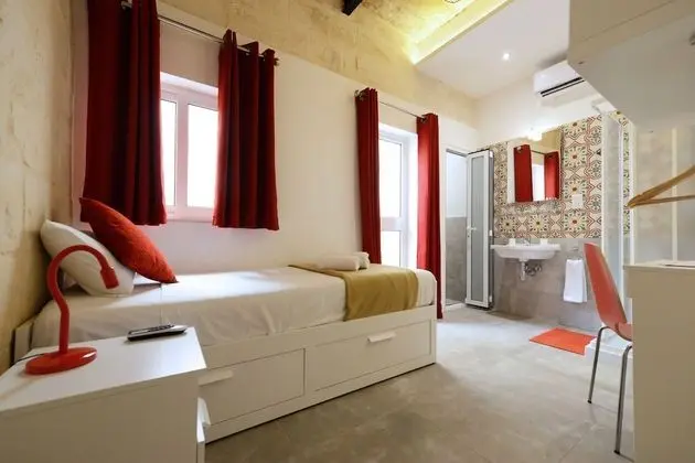 Single Room, City View (Lovely House. Valletta)