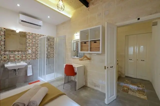Single Room, City View (Lovely House. Valletta)