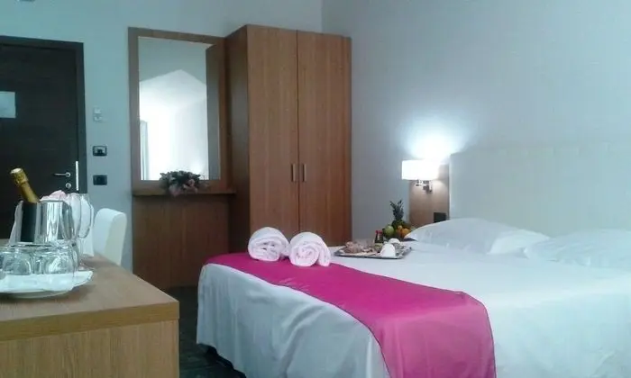 Standard Tek Büyük veya İki Ayrı Yataklı Oda