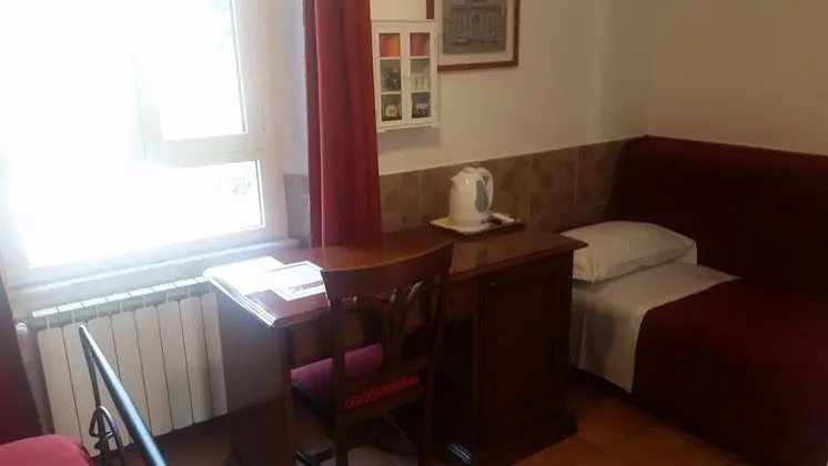 Üç Kişilik Oda