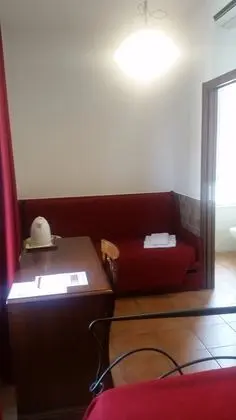 Üç Kişilik Oda