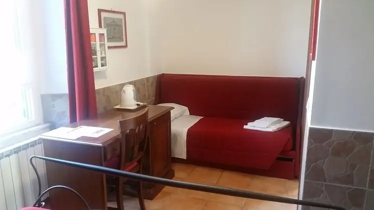 Üç Kişilik Oda