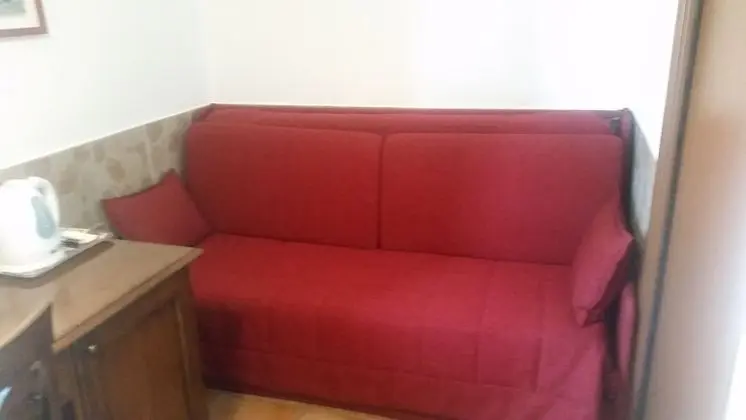 Üç Kişilik Oda