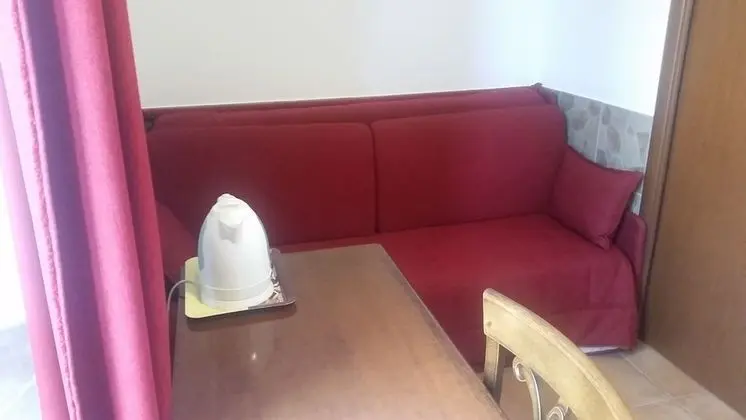 Üç Kişilik Oda