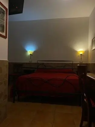 Üç Kişilik Oda