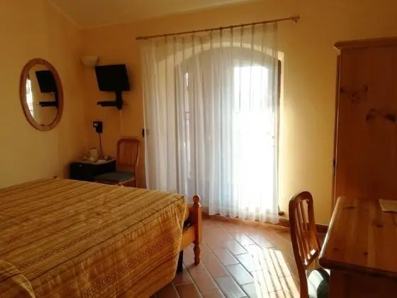 Tek Büyük Yataklı Oda, Bahçe Manzaralı