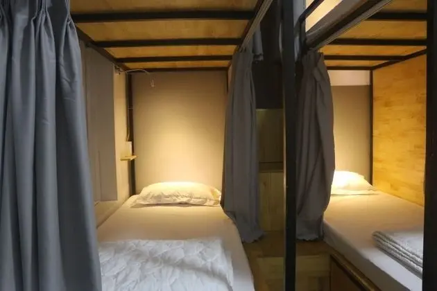 Ortak Ranzalı Oda, 1 Tek Kişilik Yatak, Balkon (Single bed in 6-bed Dormitory)