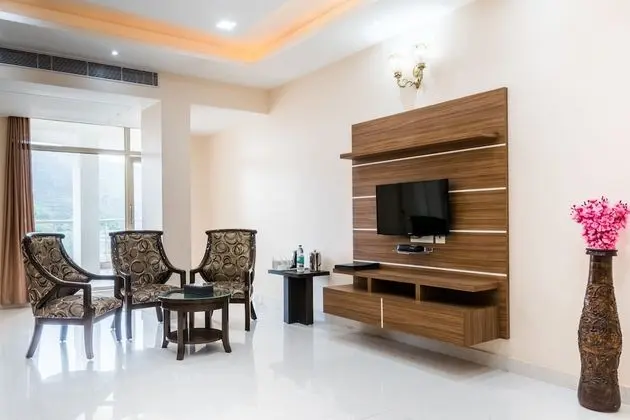Rudra Super Deluxe Jacuzzi Rooms