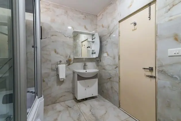 Rudra Super Deluxe Jacuzzi Rooms