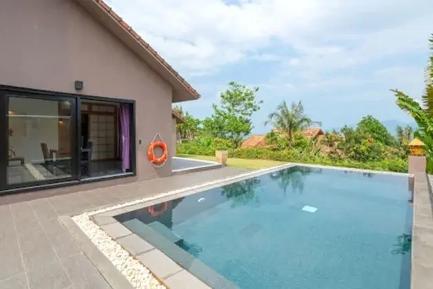 Villa (Hillside Pool)