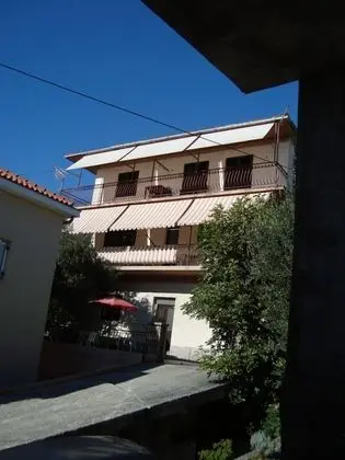 Apart Daire (Vedrana - 150 m from beach - A1(7+1))