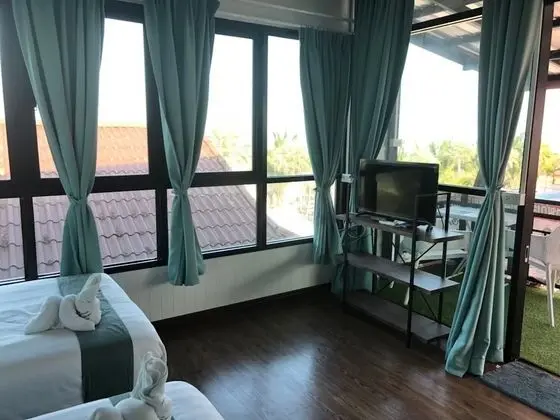 Deluxe Room with Balcony and Sea View