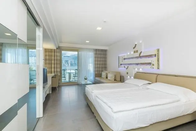 Junior Süit, Göl Manzaralı