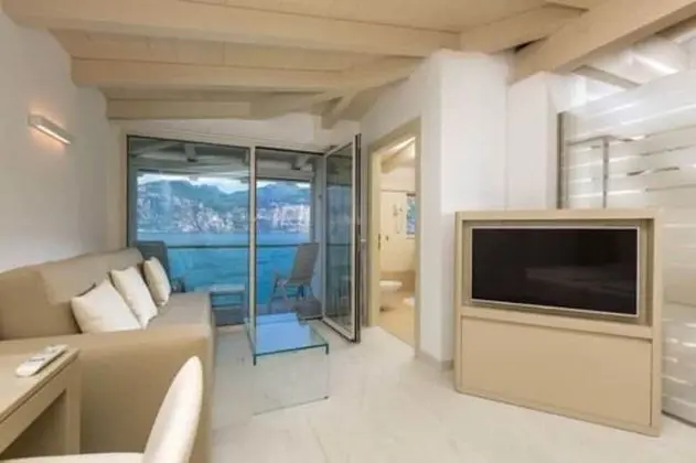 Junior Süit, Göl Manzaralı