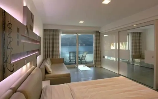 Junior Süit, Göl Manzaralı