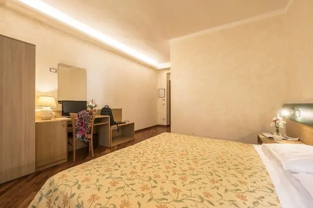 Classic Tek Büyük Yataklı Oda